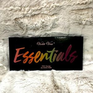 Violet Voss Essentials Pro Pallet